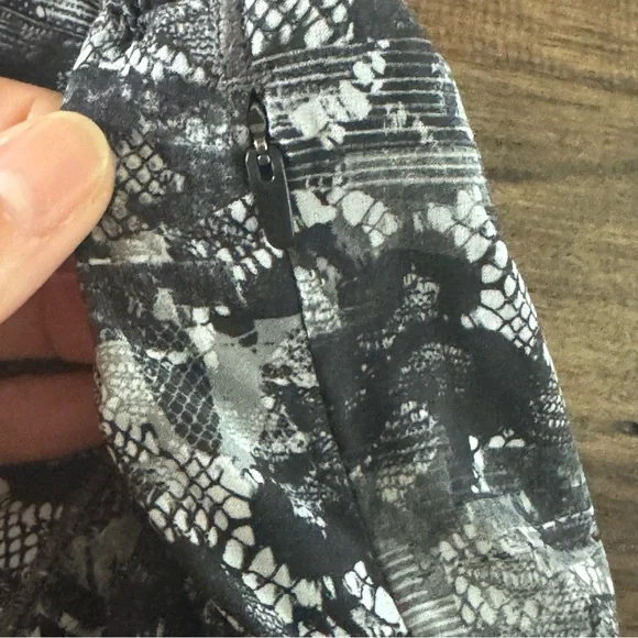 Lululemon Hotty Hot Short II Low Rise Black and Gray Athletic Shorts - Picture 7 of 11